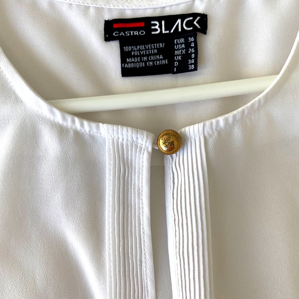 White blouse - Picture 5 of 6
